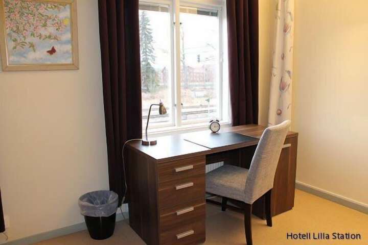 Room 13 of 32