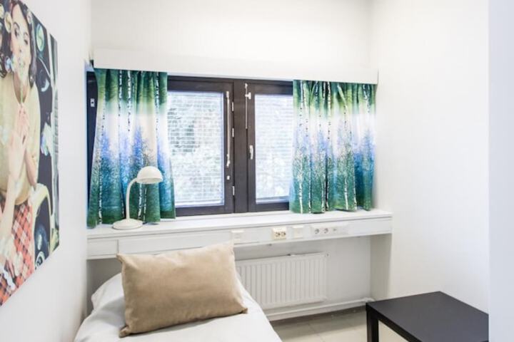 Room 14 of 33