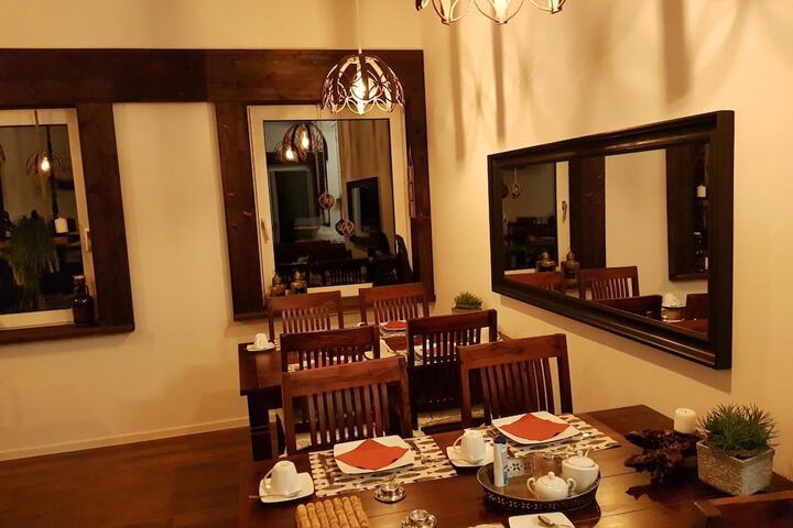 Dining 25 of 48