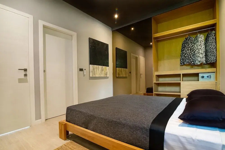 Room 5 of 26