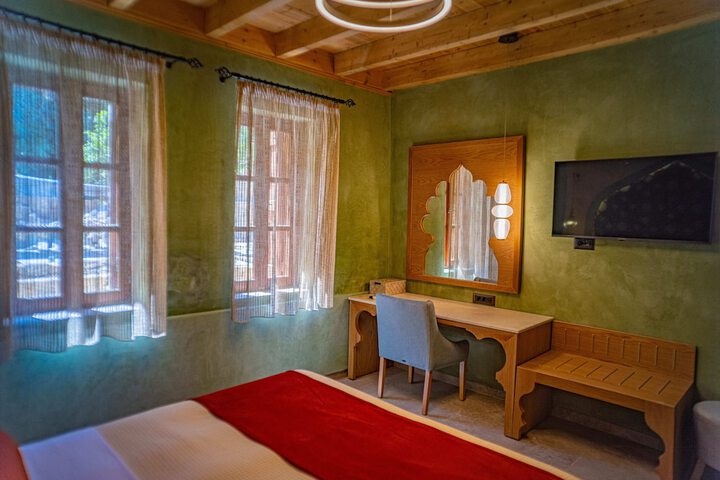 Room 4 of 51