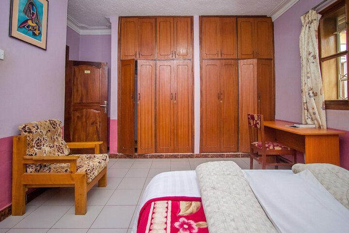 Room 13 of 31