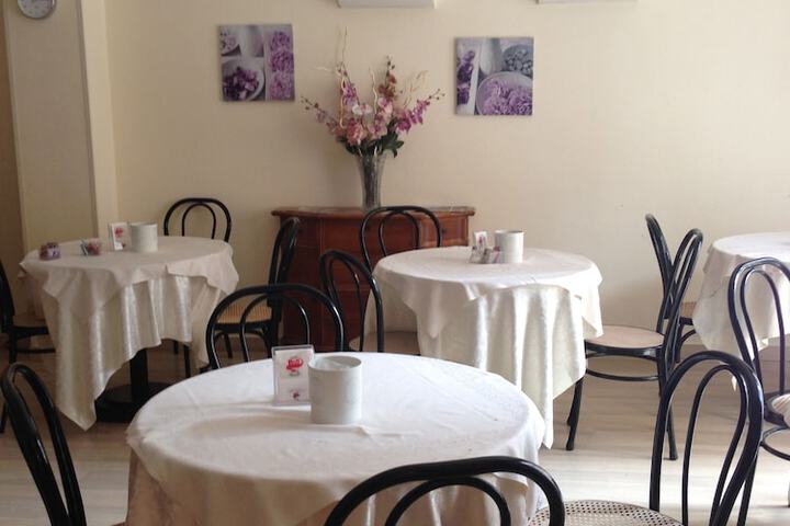 Breakfast/Coffee Service 20 of 26
