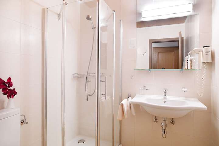 Room 17 of 26