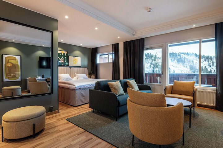 Room 33 of 120