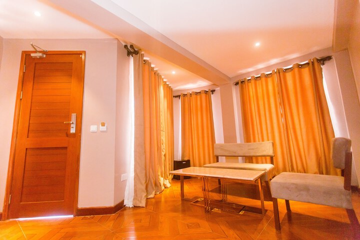 Room 6 of 34