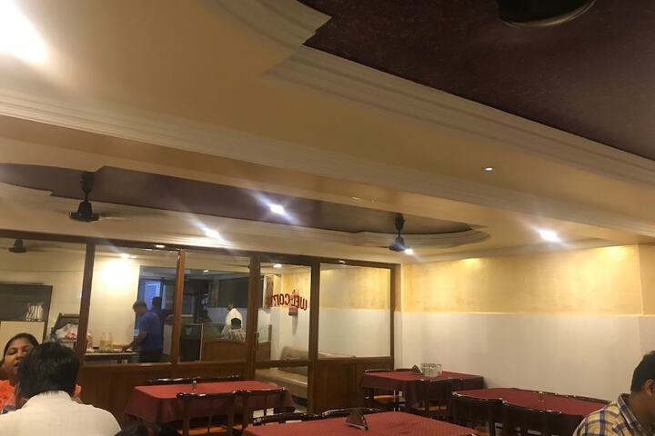 Dining 7 of 9