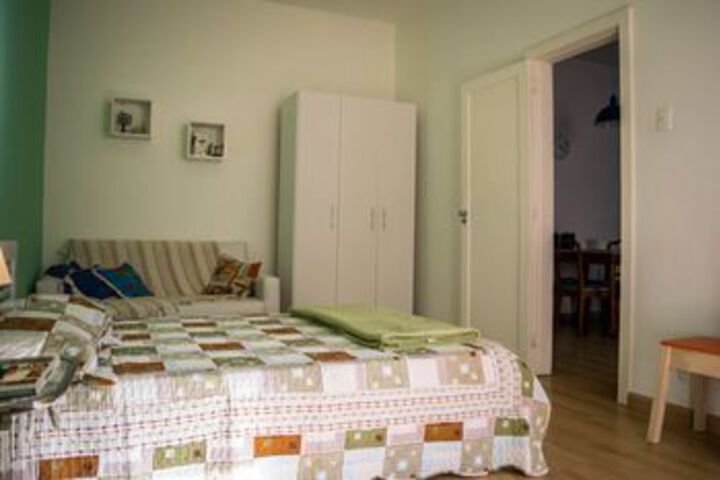 Room 4 of 18