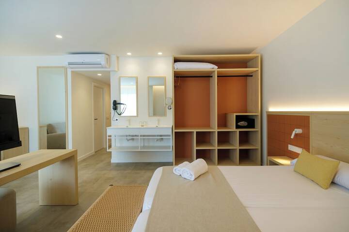 Room 14 of 94