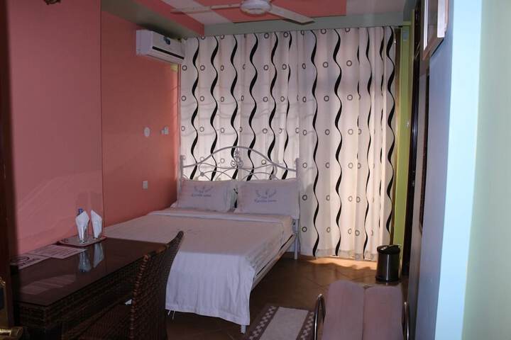 Room 12 of 29