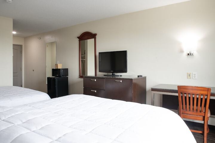 2 Queen Beds (4 of 9)