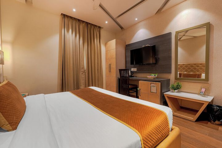 Room 45 of 77