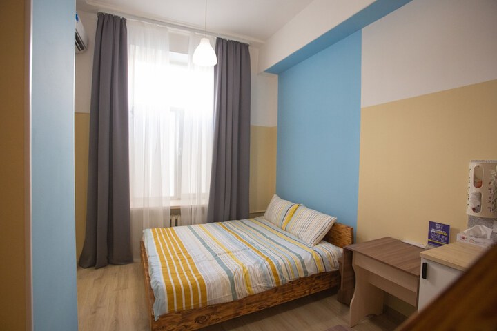Room 2 of 64