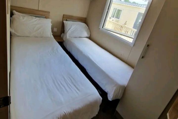 Room 3 of 25