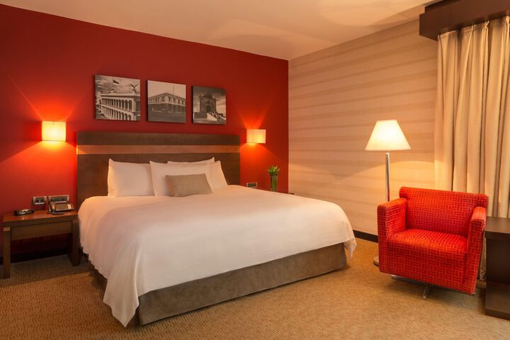 Room 3 of 27