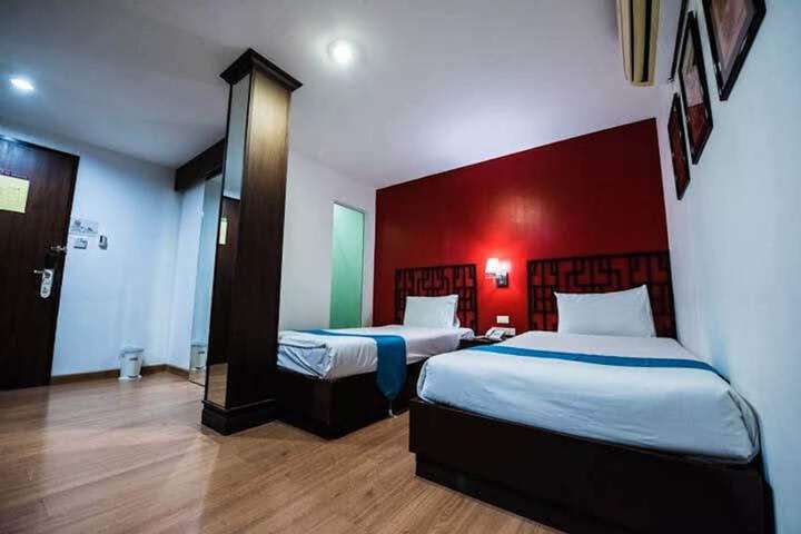 Room 13 of 71