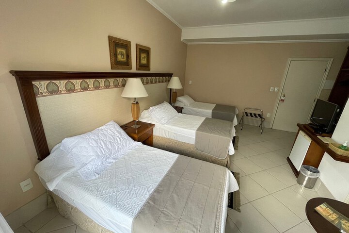 Room 6 of 85