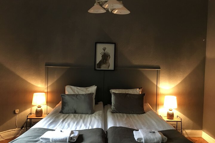 Room 7 of 36