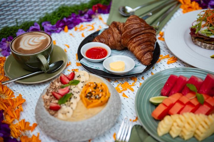 Breakfast/Coffee Service 68 of 90