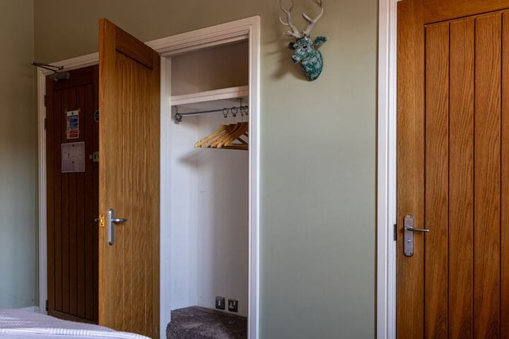 Room 12 of 27