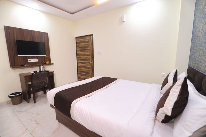 Room 9 of 22