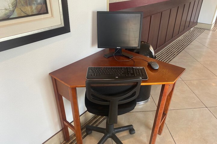 Business Center 58 of 67