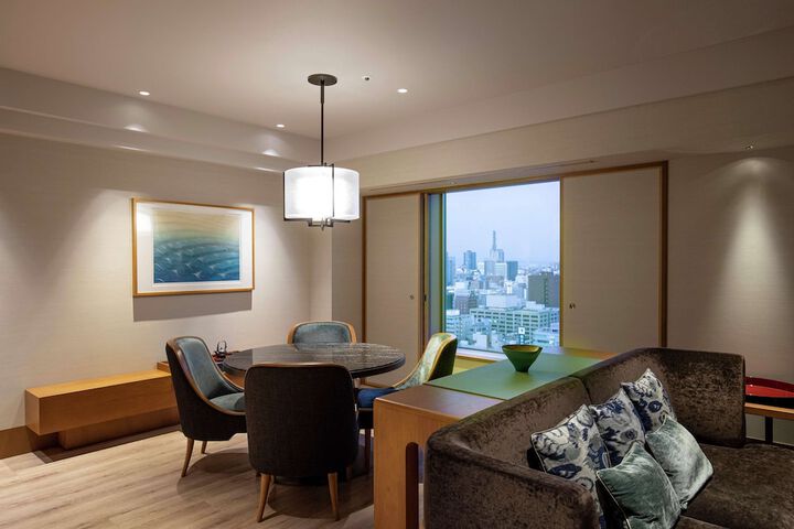 Room 27 of 155