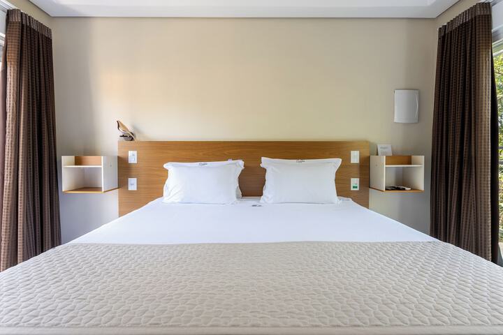 Room 44 of 218