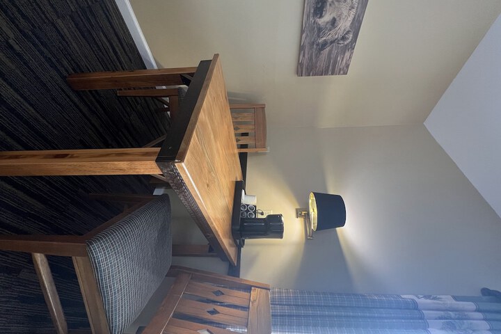 Room 28 of 85