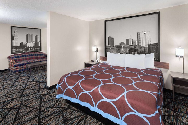1 King Bed Studio Suite (5 of 7)