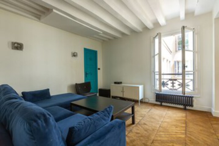 Room 6 of 13