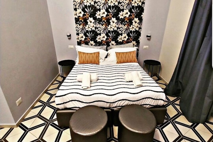 Room 6 of 37
