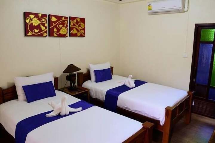 Room 8 of 17