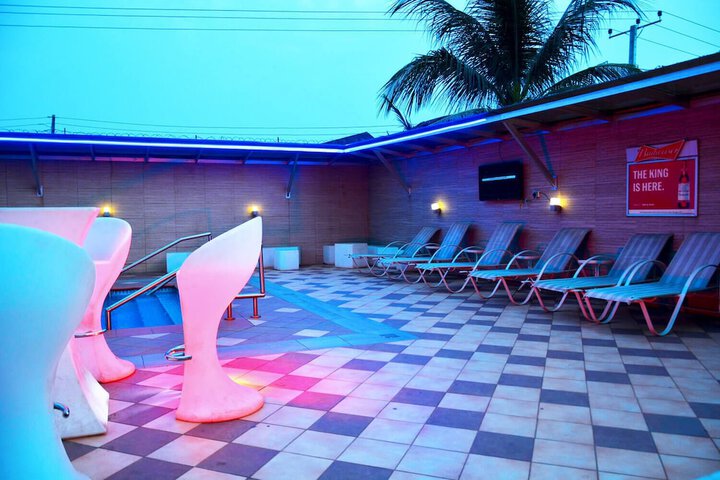 Pool 17 of 31
