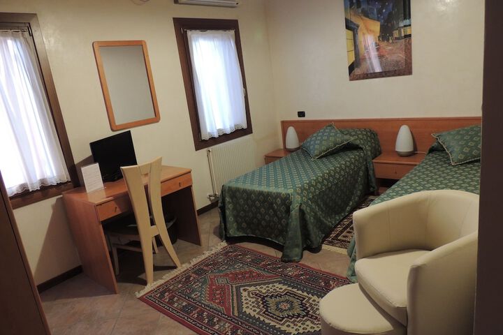 Room 4 of 46