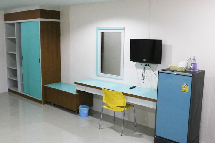 Room 15 of 16
