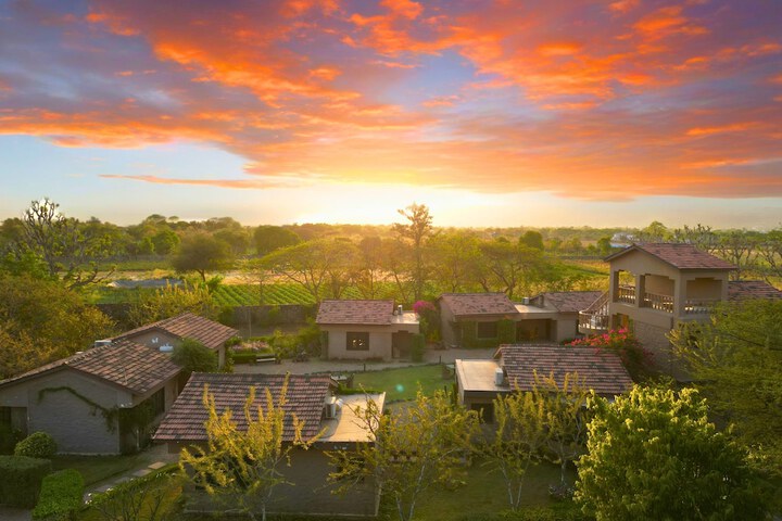 Exterior of Clarks Safari Pushkar