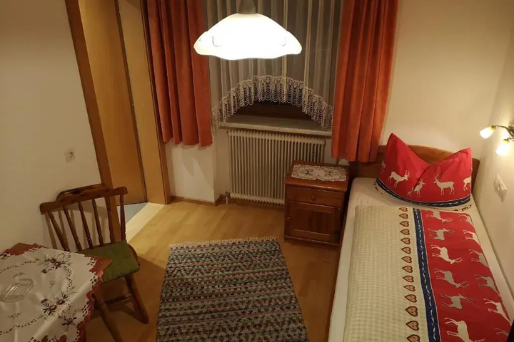 Room 3 of 13
