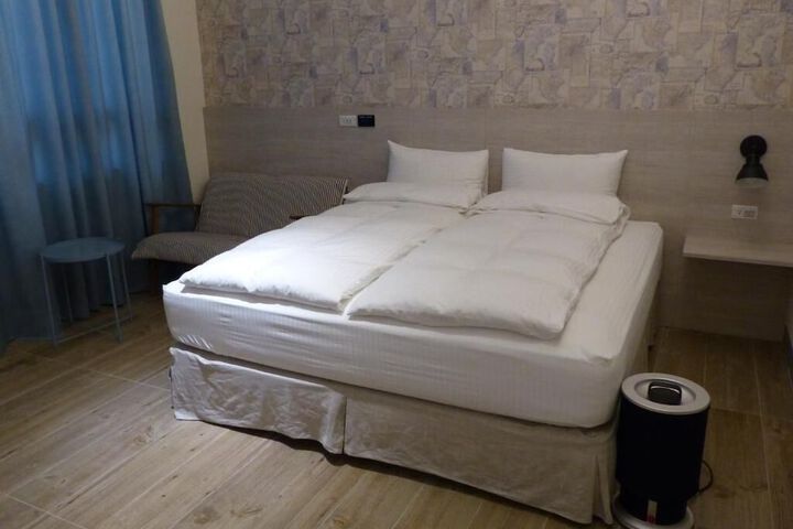 Room 22 of 31