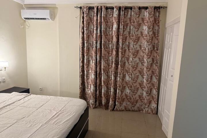 Room 16 of 80