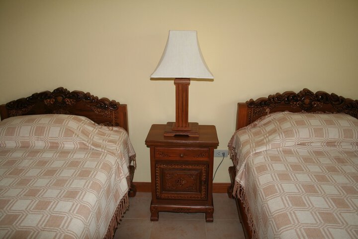 Room 5 of 93