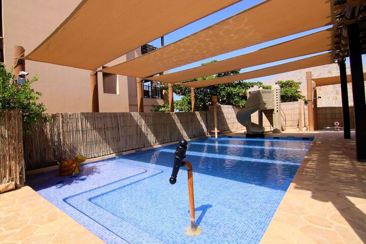 Pool 42 of 71