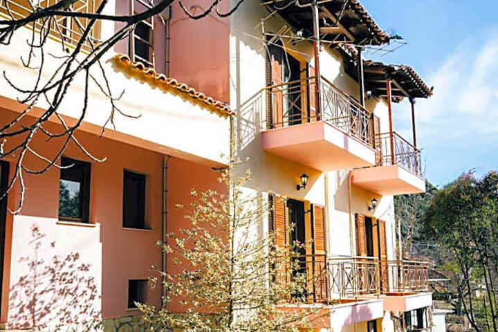 Mountain Hotels Achais