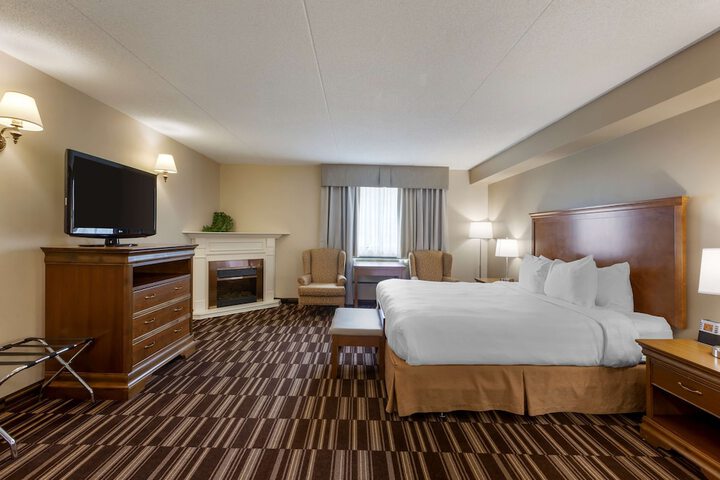 Room 4 of 28