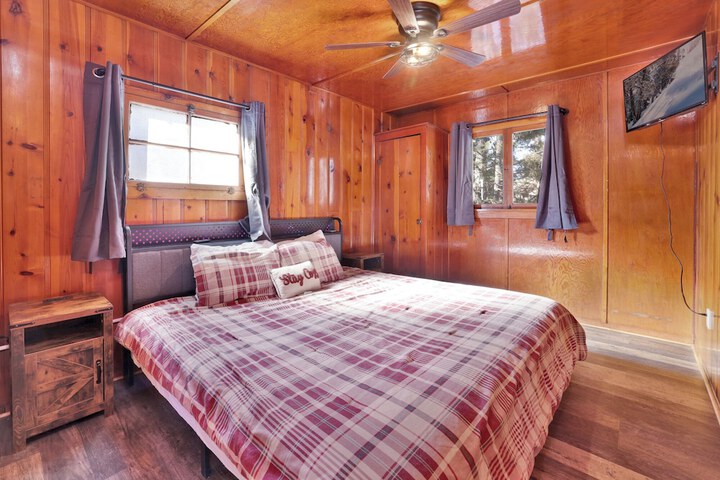 Room 4 of 171