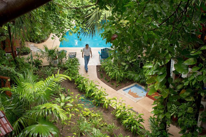 Pool 43 of 85