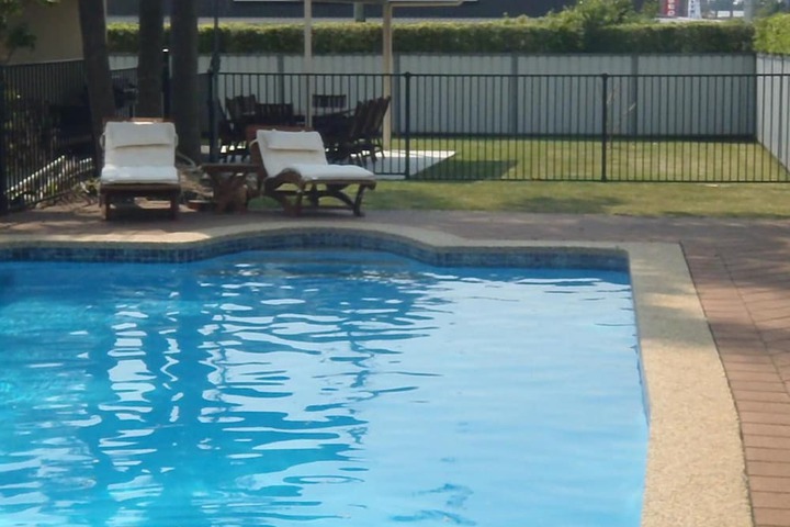 Pool 32 of 35