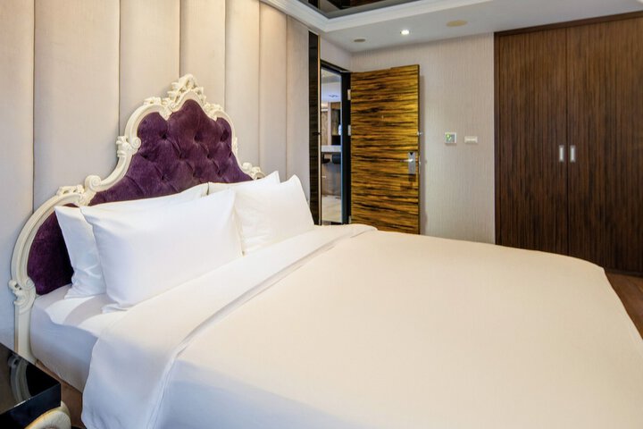 Room 49 of 120