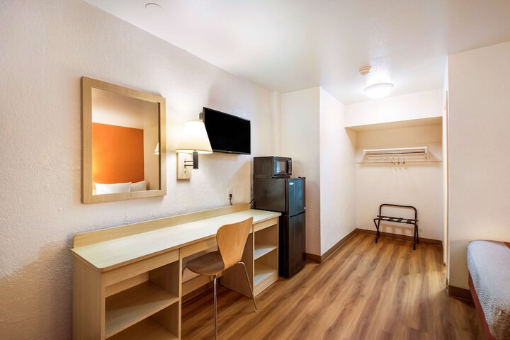 Motel 6 Youngtown AZ Phoenix - Sun City Youngtown | Bookonline.com