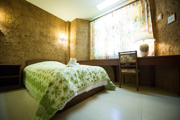 Room 19 of 73